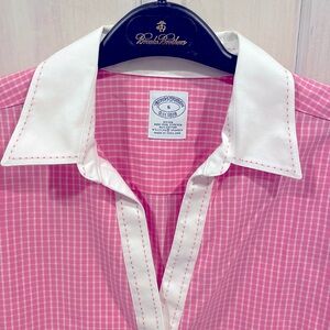 NWT Brooks brothers non-iron stretch fitted V-neck